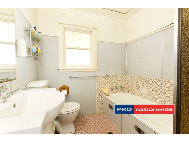 71 Ladbury Ave, Penrith NSW 2750