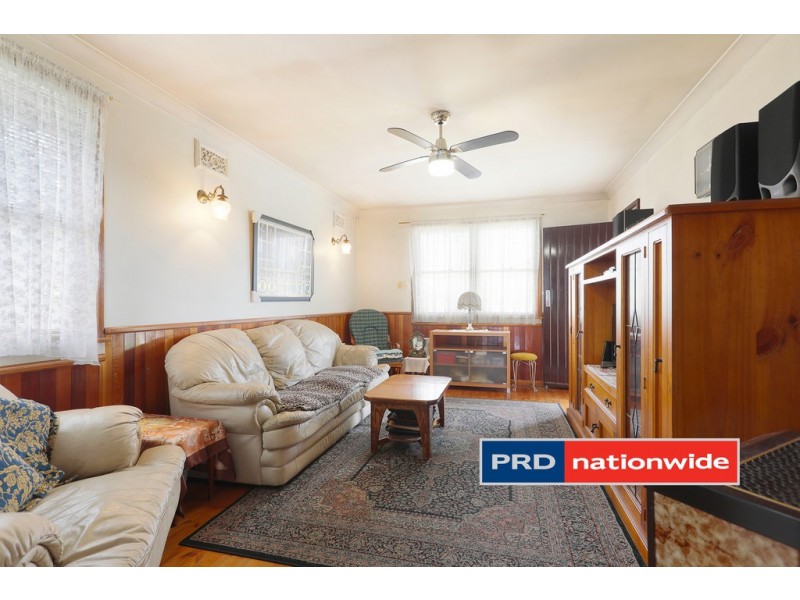 27 Sandakan Crescent, Lethbridge Park NSW 2770