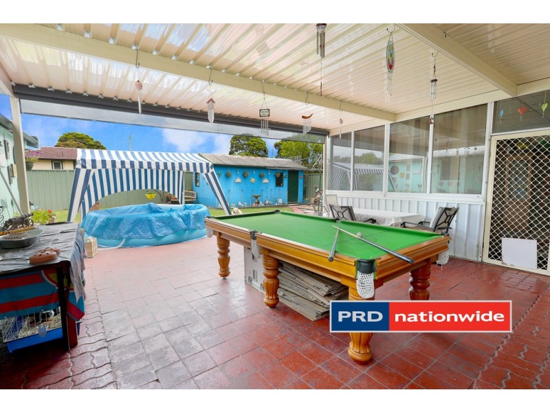 27 Sandakan Crescent, Lethbridge Park NSW 2770