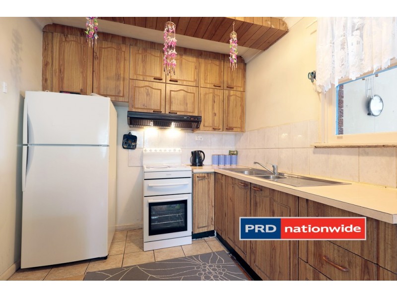 27 Sandakan Crescent, Lethbridge Park NSW 2770