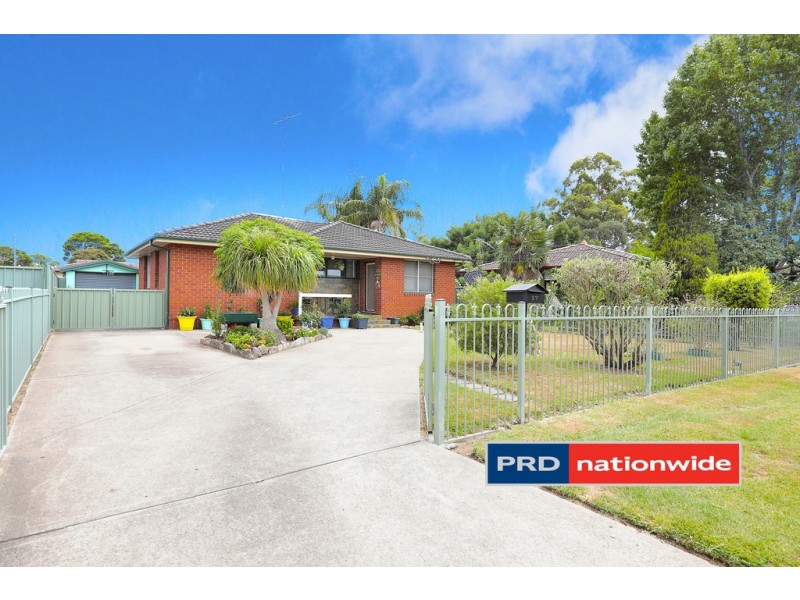 27 Sandakan Crescent, Lethbridge Park NSW 2770