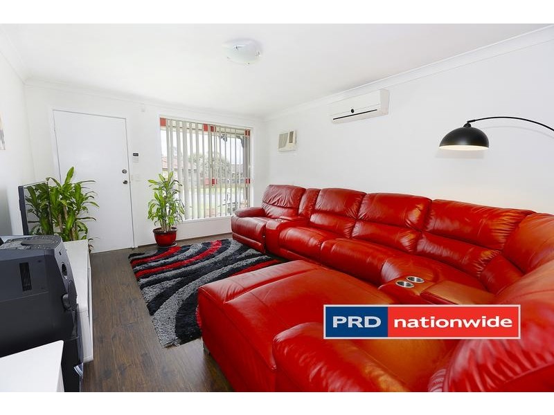 2/19 Tharkinna Close, Cranebrook NSW 2749