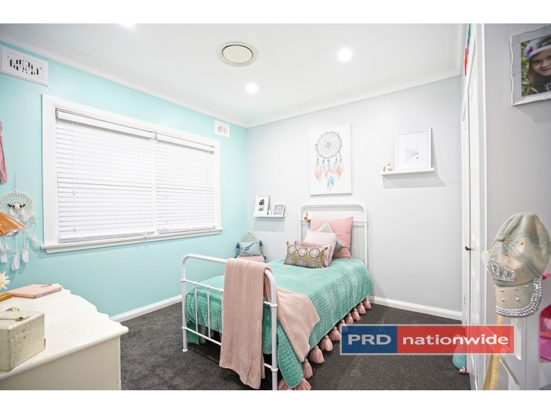 32 Ladbury Avenue, Penrith NSW 2750