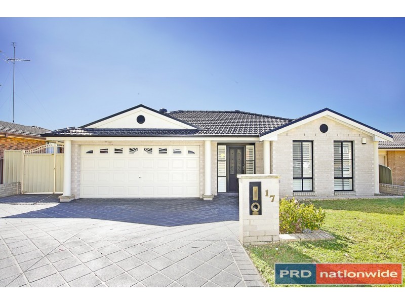 17 Stoke Crescent, South Penrith NSW 2750