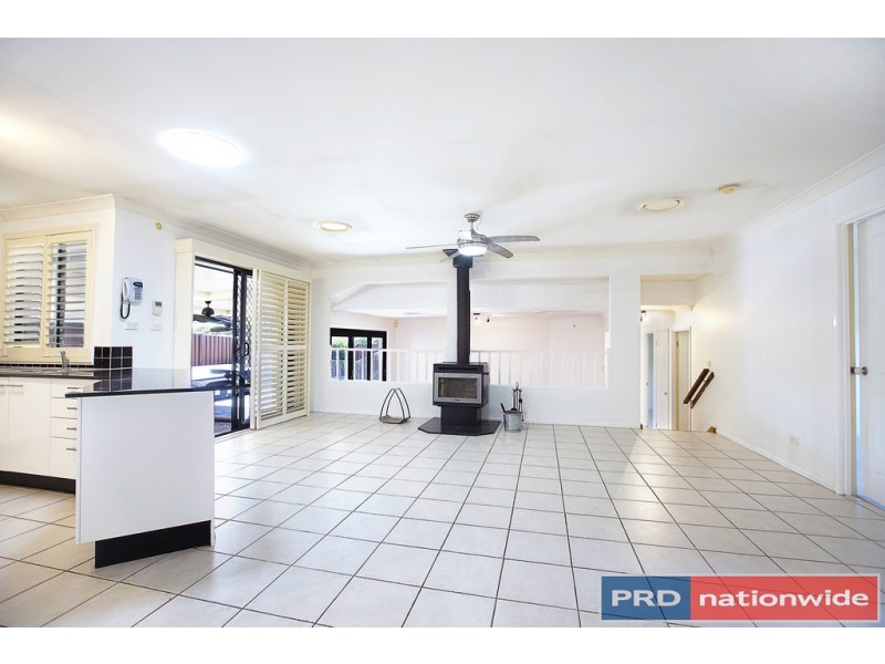 17 Stoke Crescent, South Penrith NSW 2750