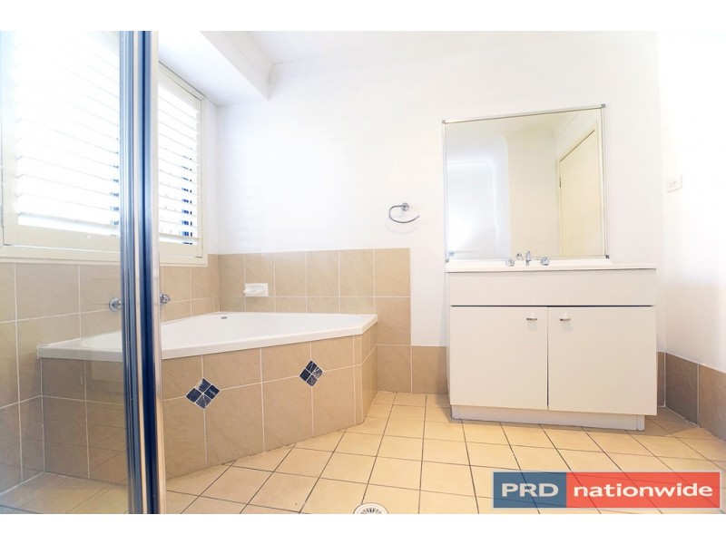 17 Stoke Crescent, South Penrith NSW 2750