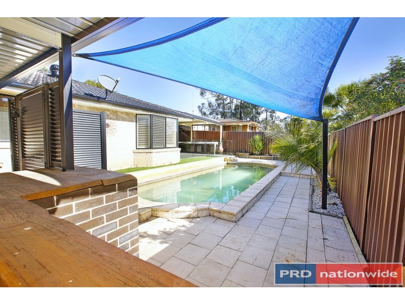 17 Stoke Crescent, South Penrith NSW 2750