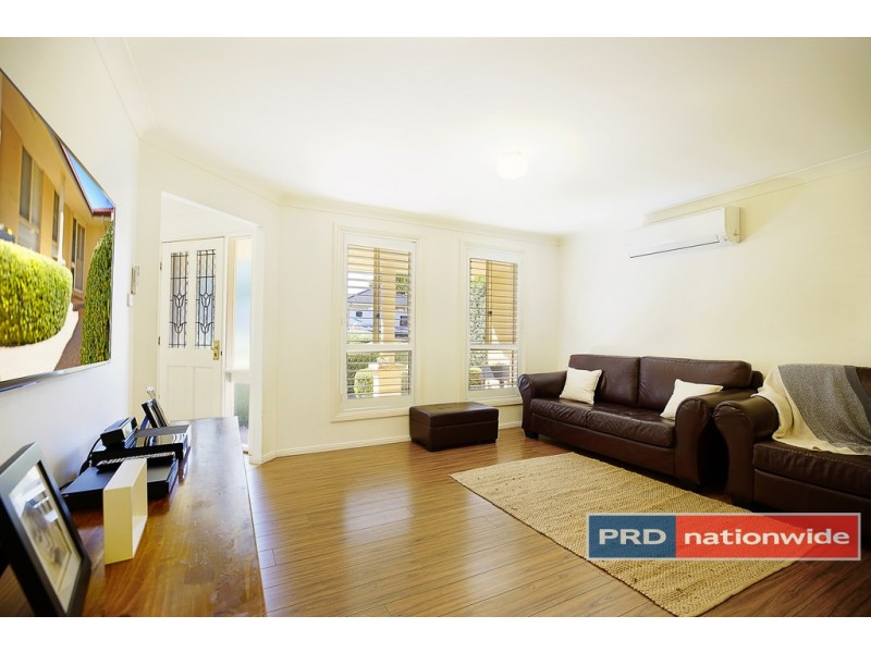 12 Balmoral Drive, Cambridge Park NSW 2747