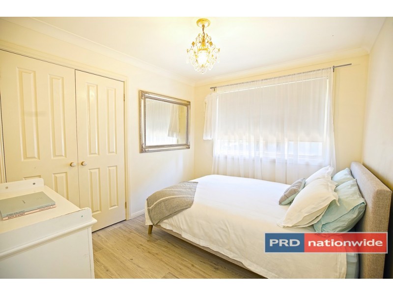 12 Balmoral Drive, Cambridge Park NSW 2747