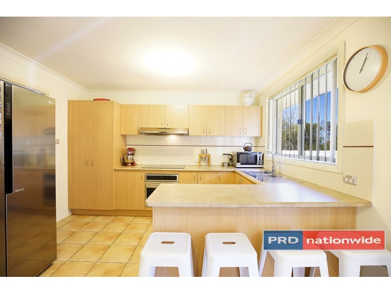 12 Balmoral Drive, Cambridge Park NSW 2747