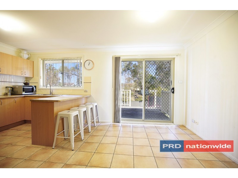 12 Balmoral Drive, Cambridge Park NSW 2747