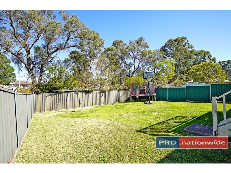 12 Balmoral Drive, Cambridge Park NSW 2747