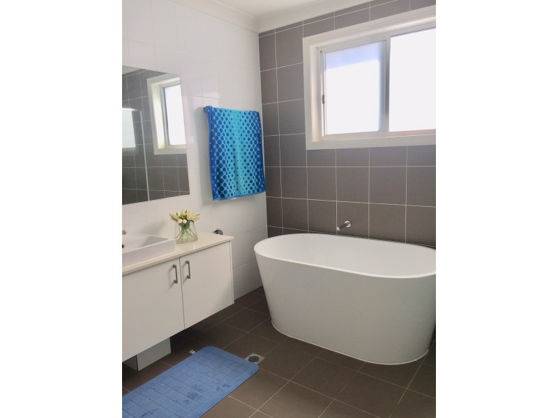 11 Gallinulia Place, Glenmore Park NSW 2745