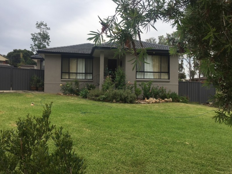 42 Richmond Road, Cambridge Park NSW 2747