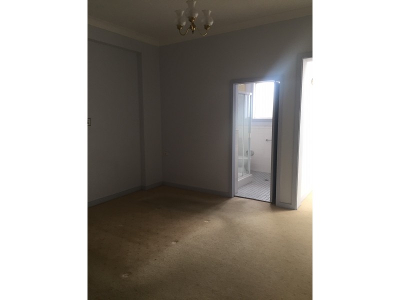 20 Robert Street, Penrith NSW 2750