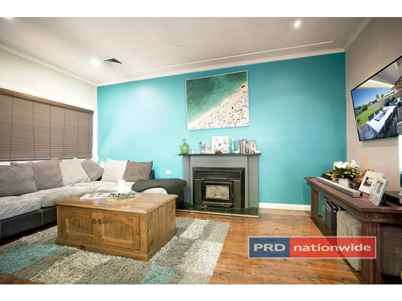 72 College Street, Cambridge Park NSW 2747