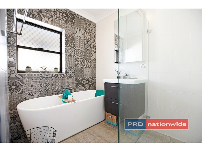 72 College Street, Cambridge Park NSW 2747