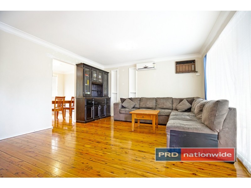 16 Timgalen Avenue, South Penrith NSW 2750