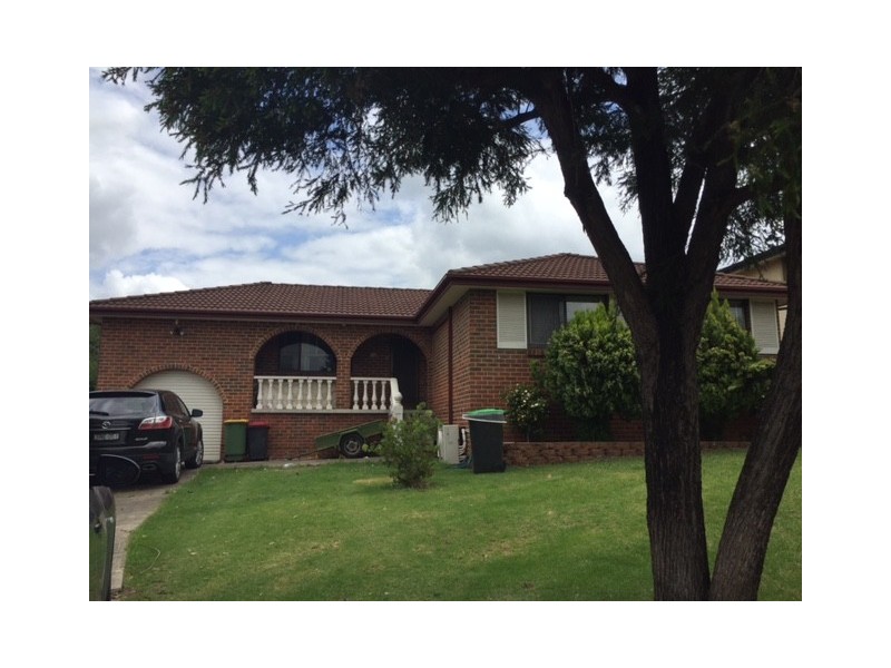 6 Derwent Place, St Clair NSW 2759