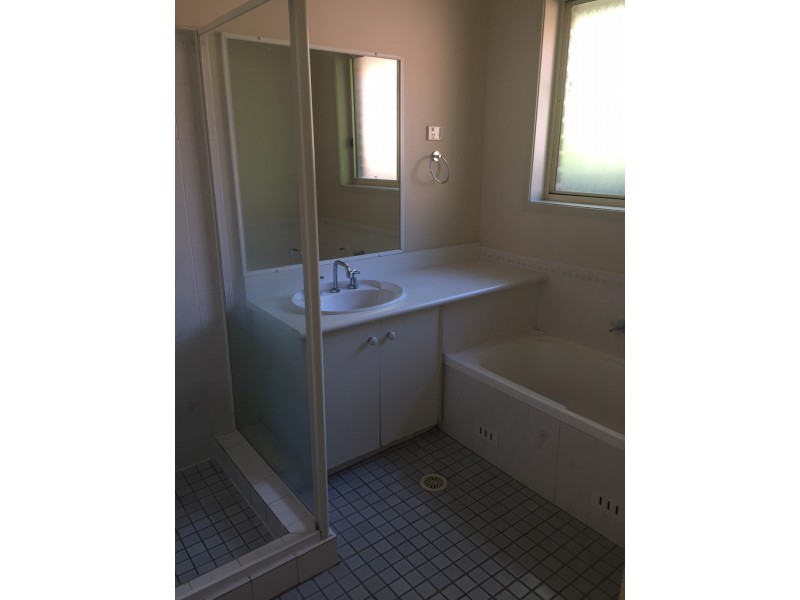 10 Poa Place, Glenmore Park NSW 2745