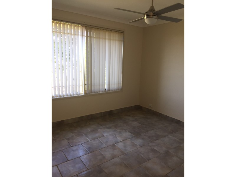 10 Poa Place, Glenmore Park NSW 2745