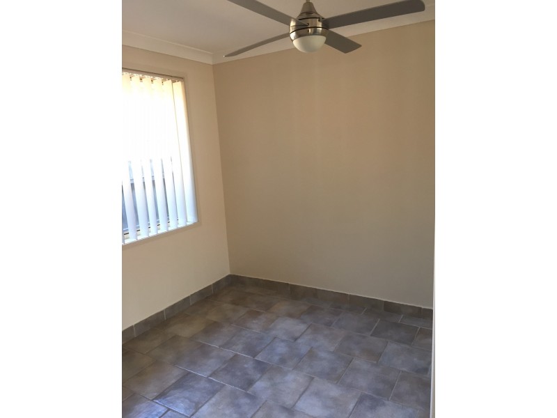 10 Poa Place, Glenmore Park NSW 2745