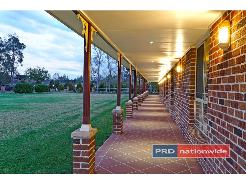 15 Bordeaux Place, Orchard Hills NSW 2748