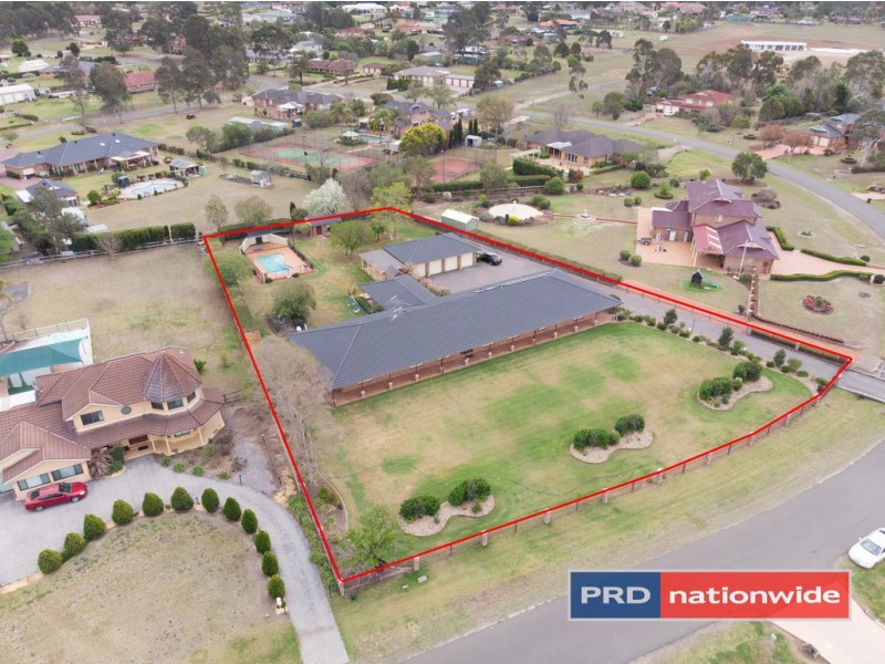 15 Bordeaux Place, Orchard Hills NSW 2748