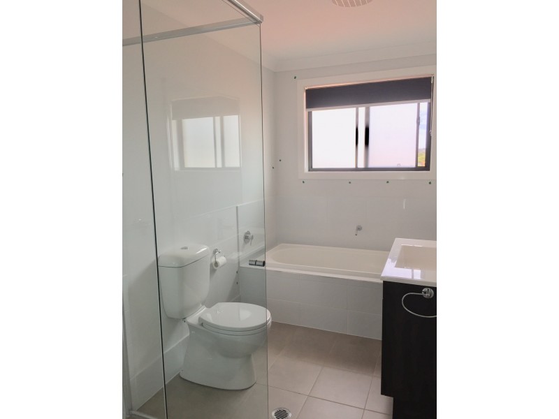 44 The Lakes Drive, Glenmore Park NSW 2745