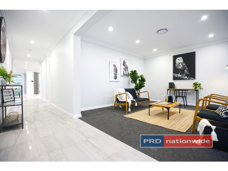 5 Galloway Road, Glenmore Park NSW 2745