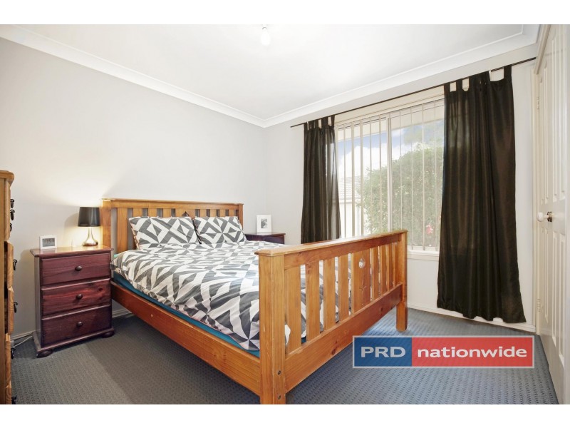 2/94 Adelaide Street, Oxley Park NSW 2760