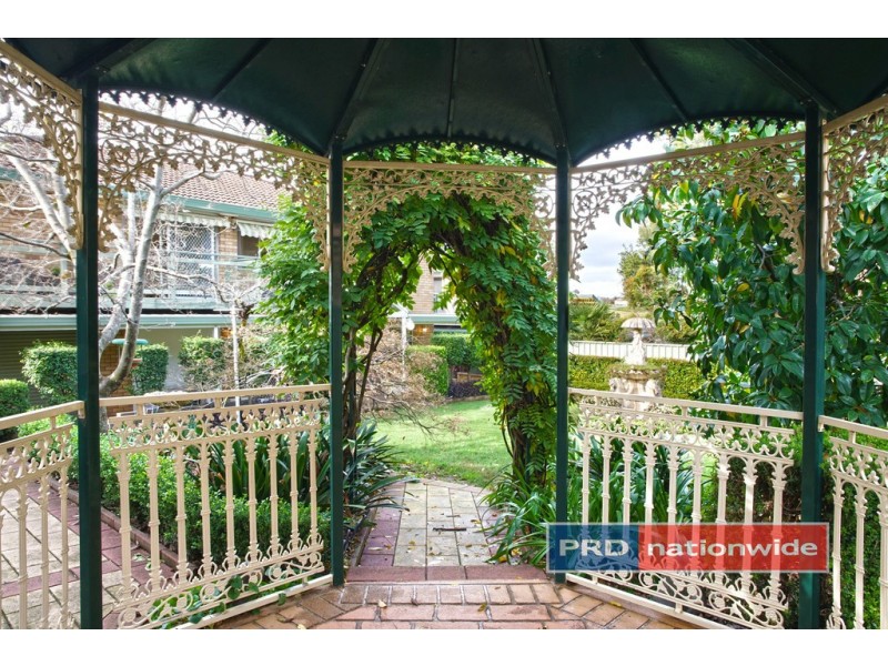 63 Parklands Avenue, Leonay NSW 2750