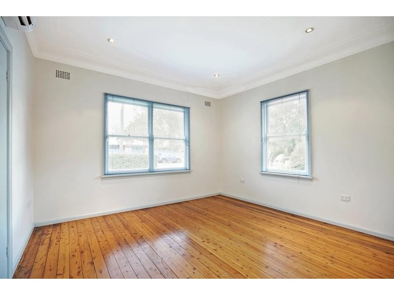 129 Derby Street, Penrith NSW 2750