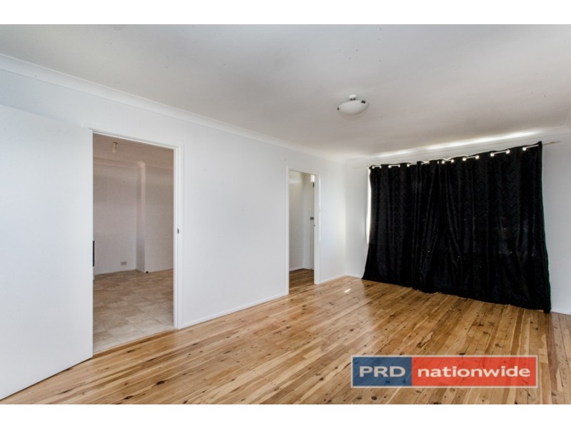 82 Barry Street, Cambridge Park NSW 2747