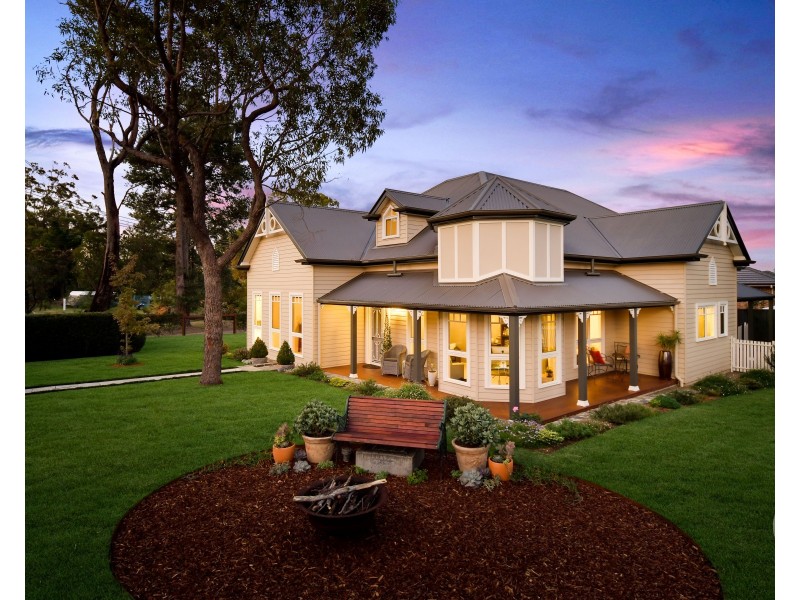 156 Burns Road, Springwood NSW 2777