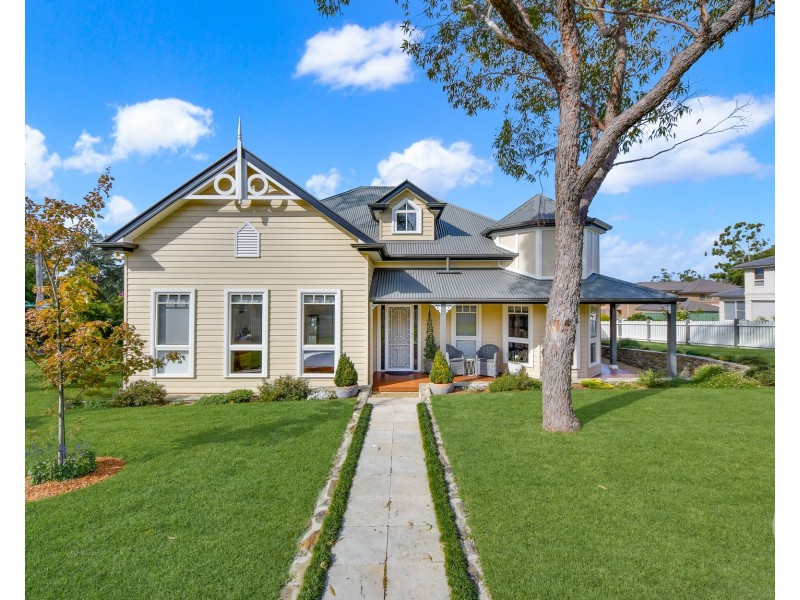 156 Burns Road, Springwood NSW 2777