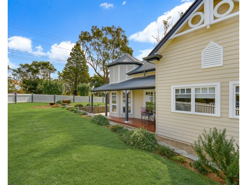 156 Burns Road, Springwood NSW 2777