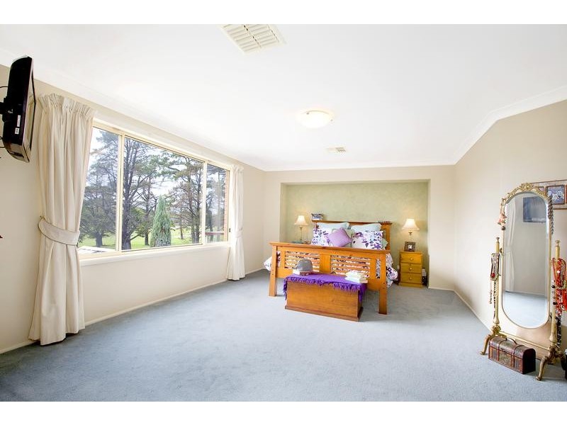 22 Huntingdale Drive, Glenmore Park NSW 2745