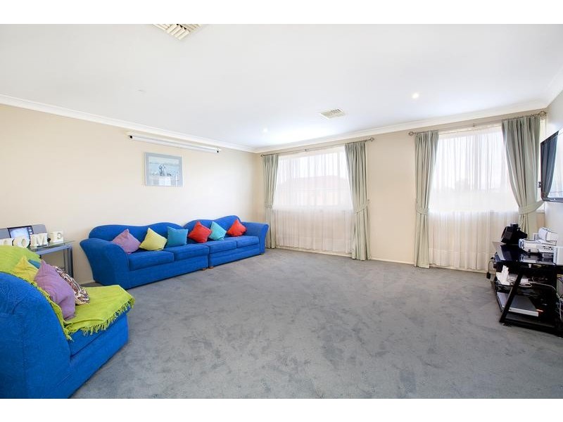 22 Huntingdale Drive, Glenmore Park NSW 2745