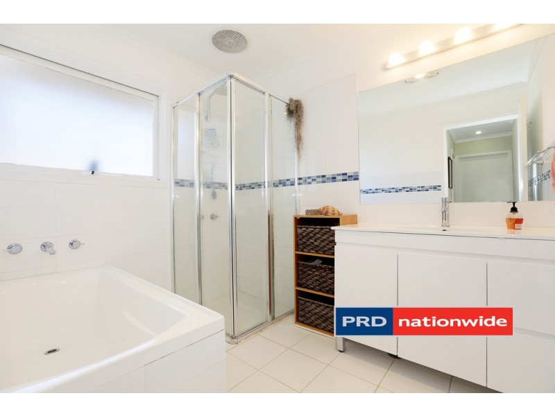 4 Greenhills Avenue, South Penrith NSW 2750