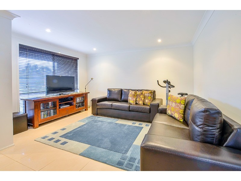 8 Muru Drive, Glenmore Park NSW 2745