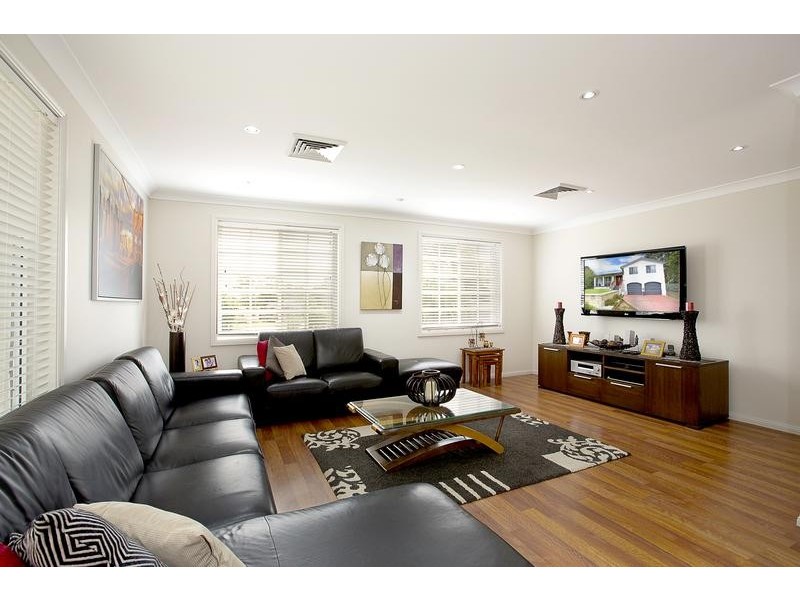 15 Clyburn Avenue, Jamisontown NSW 2750