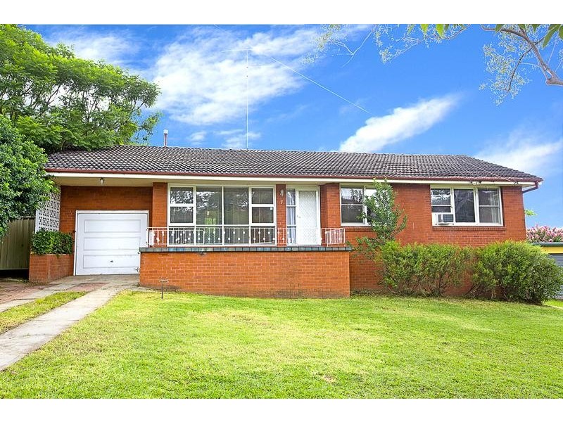 7 Blaxland Avenue, Penrith NSW 2750