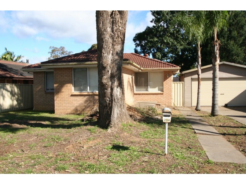 204 Banks Drive, St Clair NSW 2759
