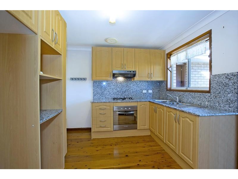 204 Banks Drive, St Clair NSW 2759