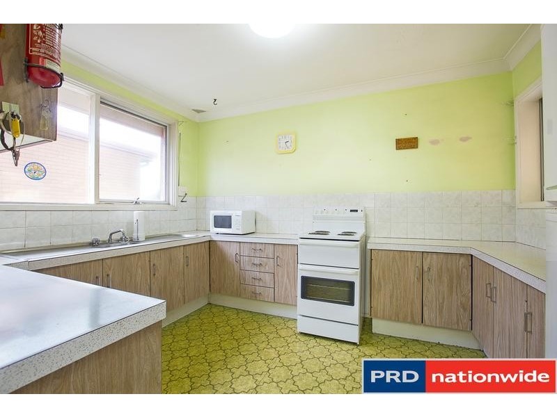 9 Chesterfield Road, South Penrith NSW 2750