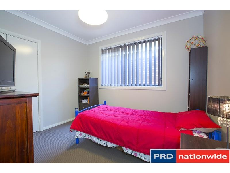 8 Lyora Street, Glenmore Park NSW 2745