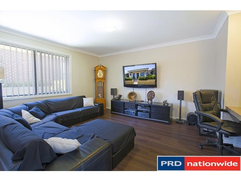 8 Lyora Street, Glenmore Park NSW 2745