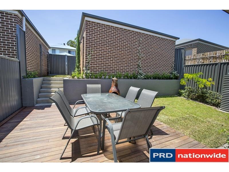 8 Lyora Street, Glenmore Park NSW 2745