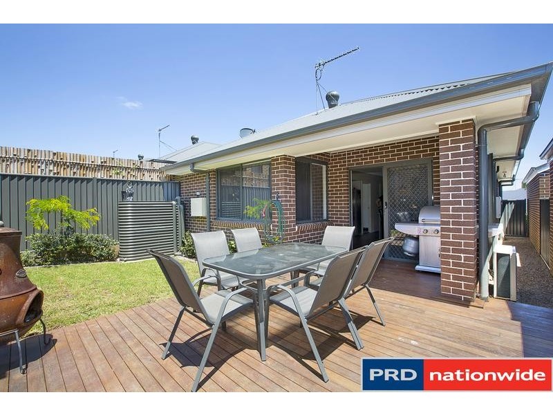 8 Lyora Street, Glenmore Park NSW 2745